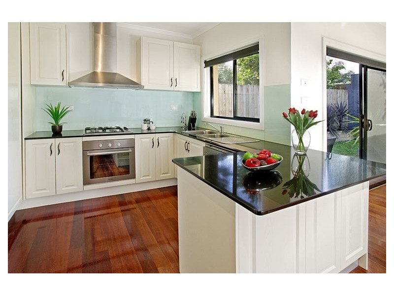 2/1 Peak Street, Malvern East VIC 3145