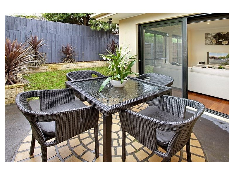 2/1 Peak Street, Malvern East VIC 3145