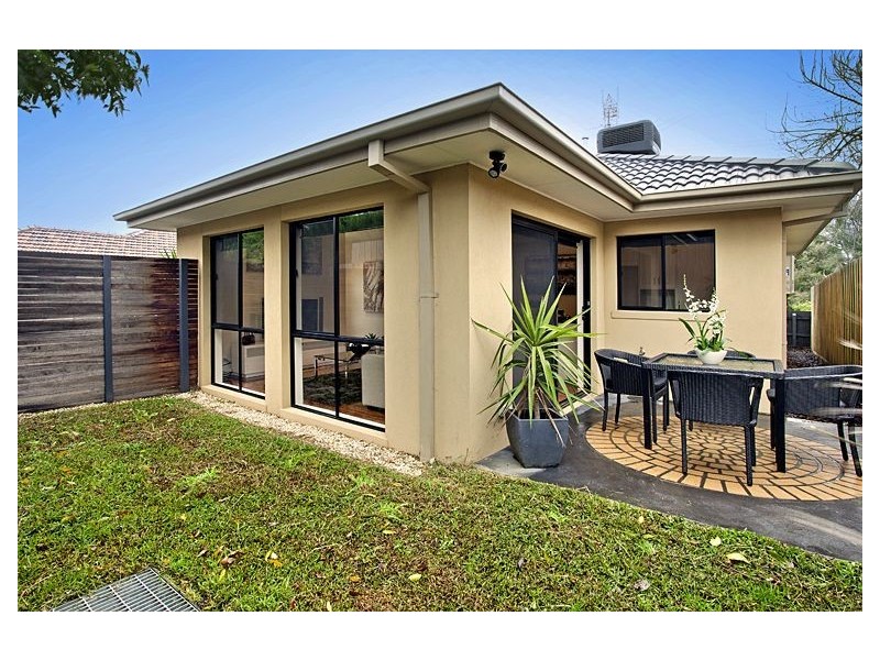 2/1 Peak Street, Malvern East VIC 3145