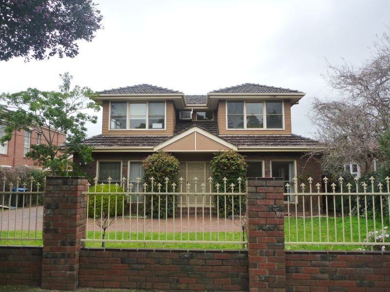 4 Summerhill Ave, Malvern East VIC 3145