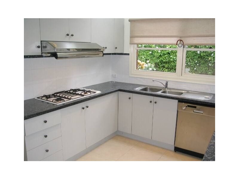 4 Summerhill Ave, Malvern East VIC 3145