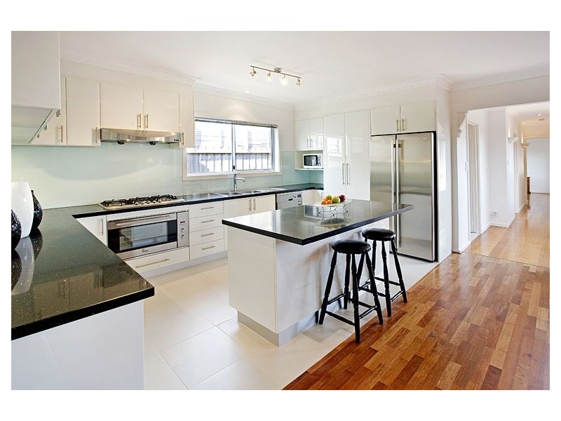 16 Poulter Street, Ashburton VIC 3147