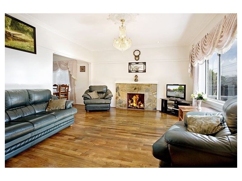 16 Poulter Street, Ashburton VIC 3147