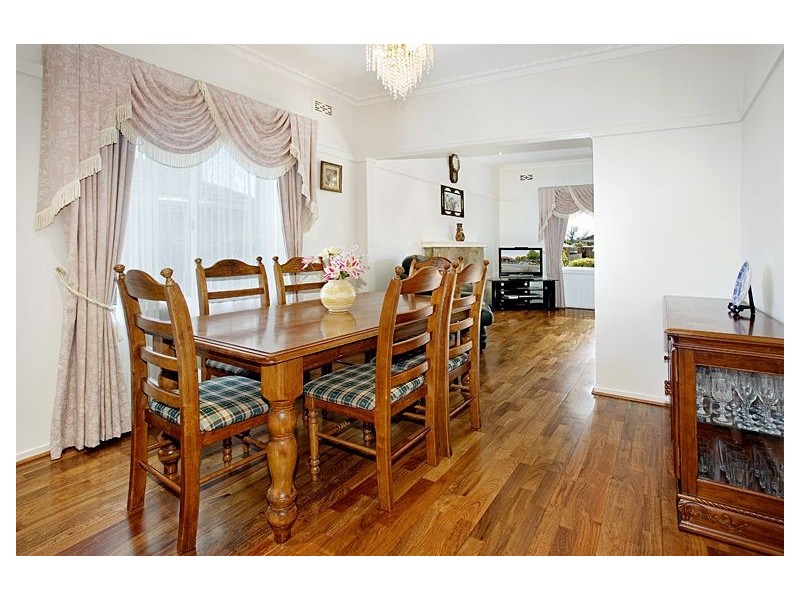 16 Poulter Street, Ashburton VIC 3147