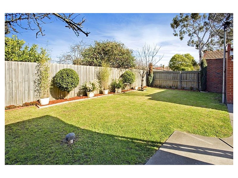 16 Poulter Street, Ashburton VIC 3147