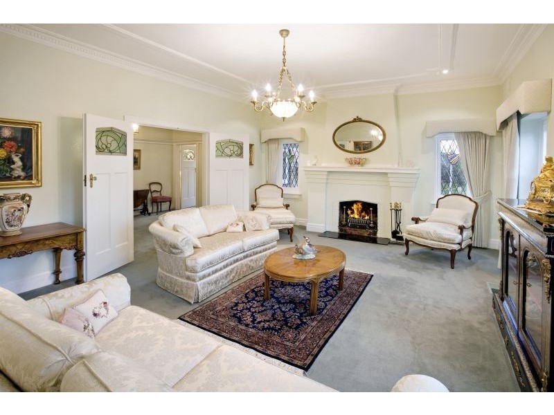 1 Viewbank Road, Glen Iris VIC 3146