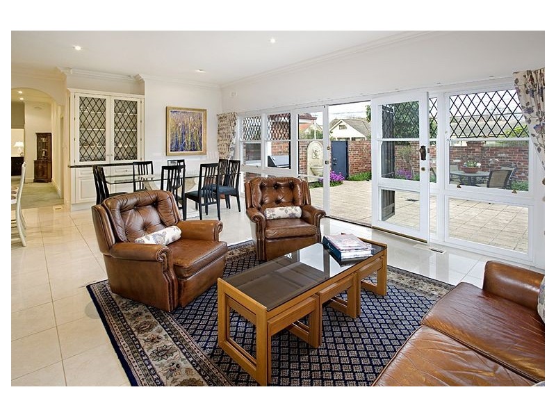 1 Viewbank Road, Glen Iris VIC 3146