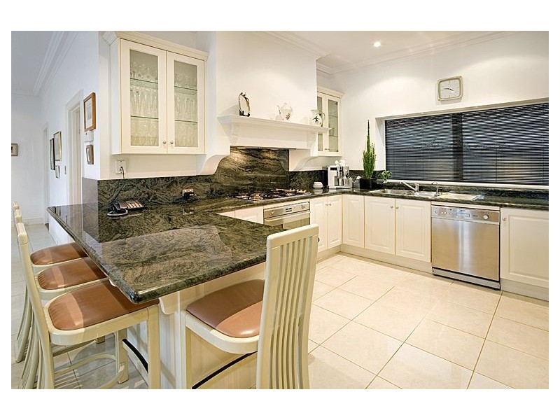 1 Viewbank Road, Glen Iris VIC 3146