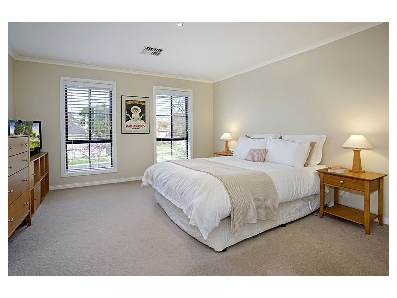 15 Closter Avenue, Ashwood VIC 3147