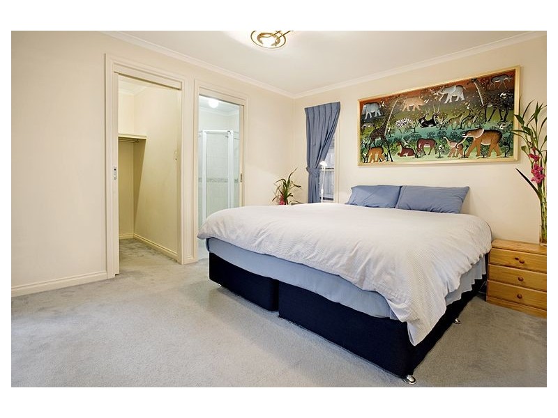 8 Mills Street, Glen Iris VIC 3146