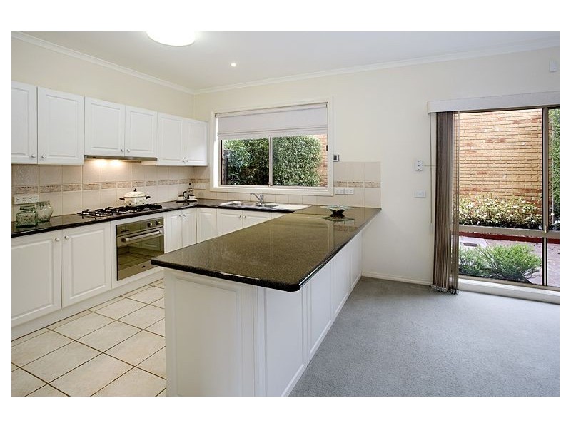 2/1 Ashburn Grove, Ashburton VIC 3147