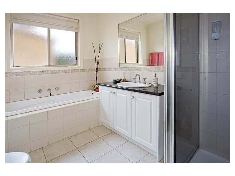 2/1 Ashburn Grove, Ashburton VIC 3147