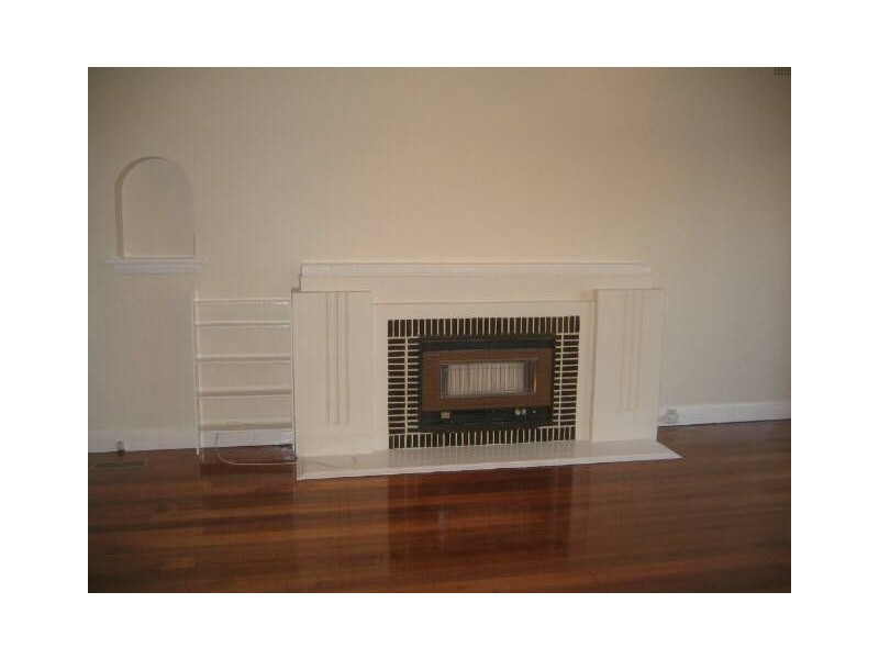 32 Cairnes Crescent, Malvern East VIC 3145