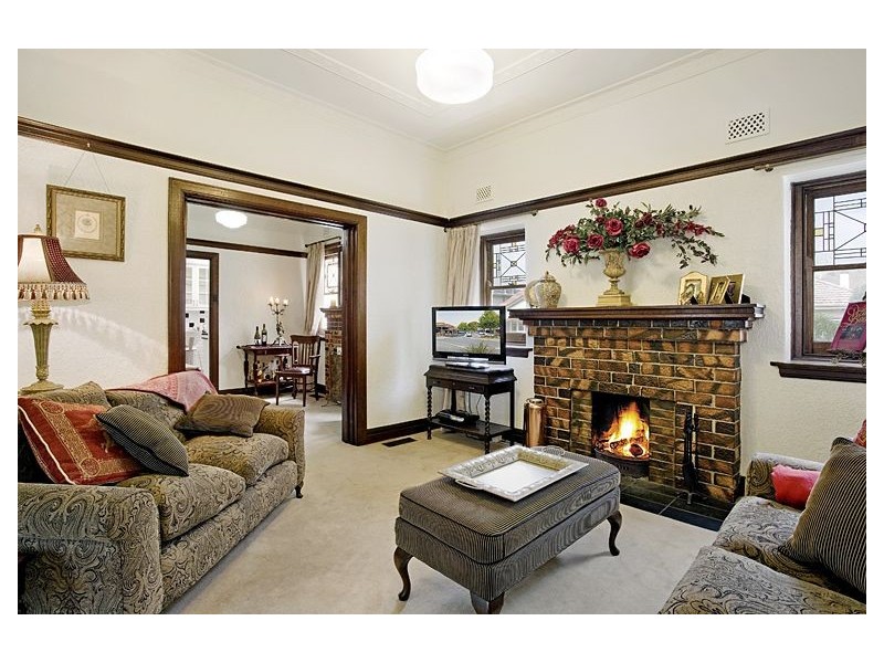 10 Valley Parade, Glen Iris VIC 3146
