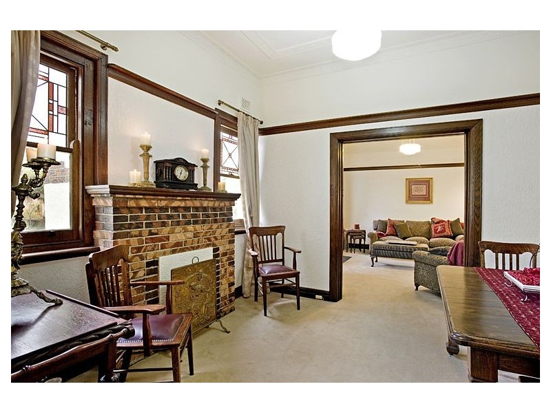 10 Valley Parade, Glen Iris VIC 3146