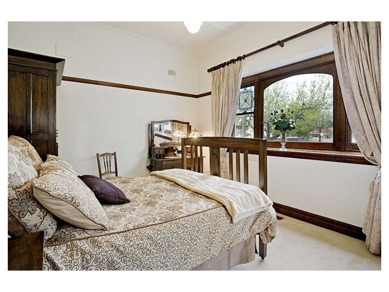 10 Valley Parade, Glen Iris VIC 3146