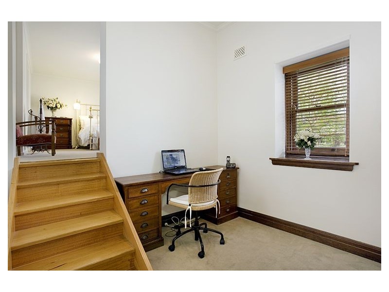 10 Valley Parade, Glen Iris VIC 3146
