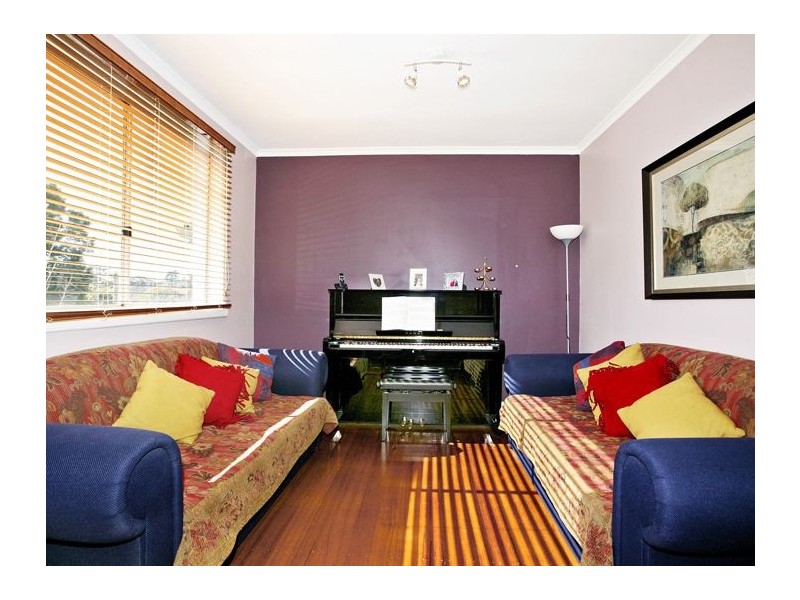 32 Barrington Drive, Ashwood VIC 3147