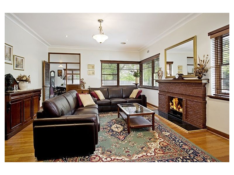 1 Sylvester Crescent, Malvern East VIC 3145