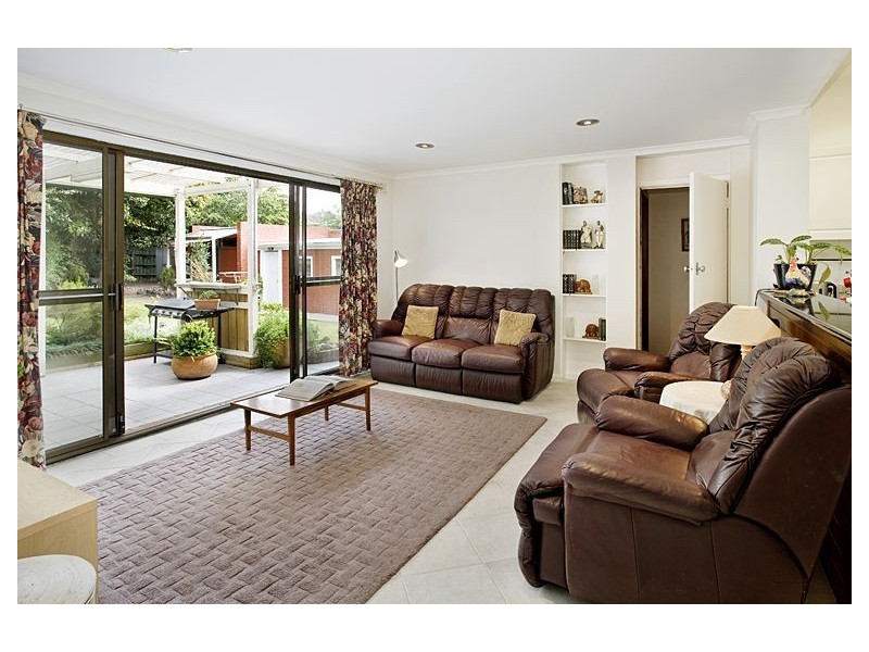 1 Sylvester Crescent, Malvern East VIC 3145