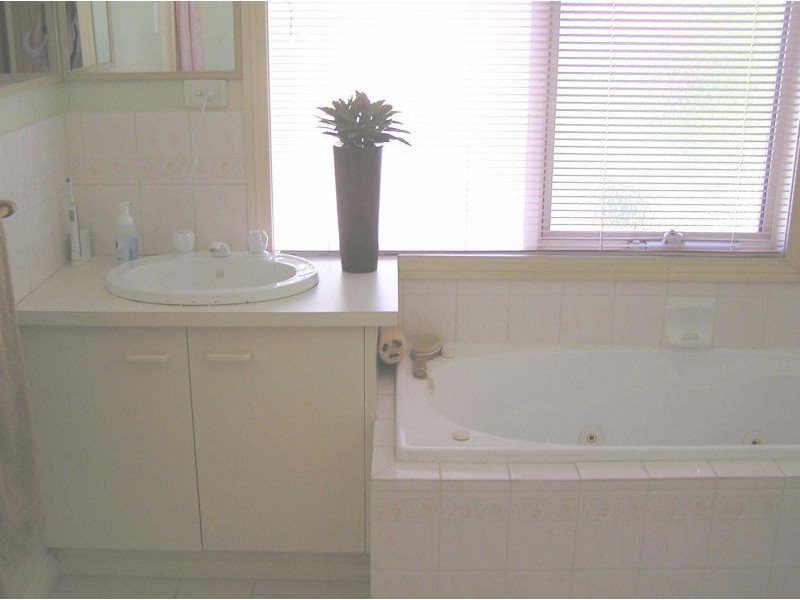 2/1260 Dandenong Road, Malvern East VIC 3145