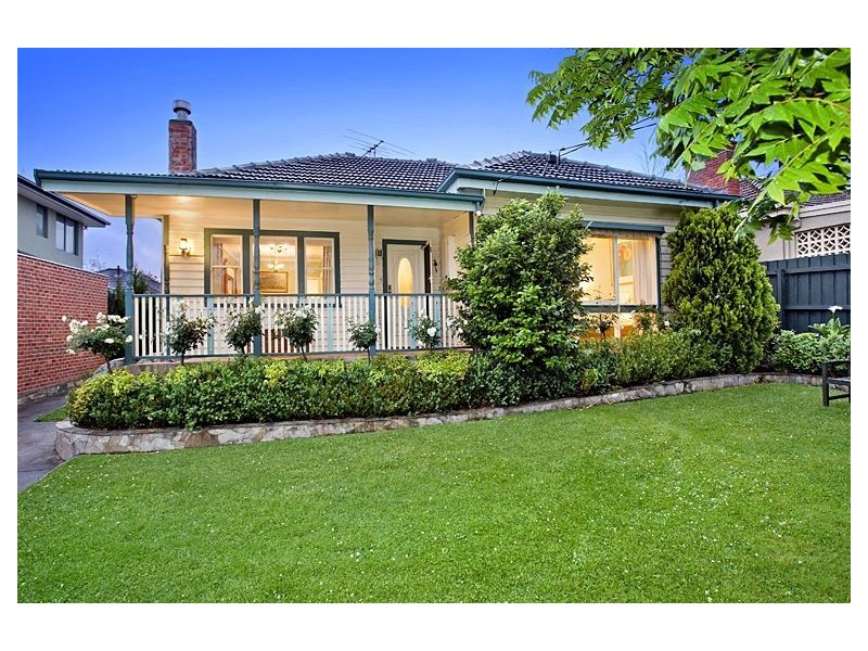 6 Montpellier Road, Burwood VIC 3125
