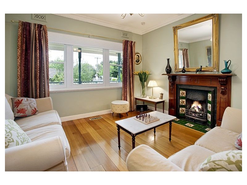 6 Montpellier Road, Burwood VIC 3125