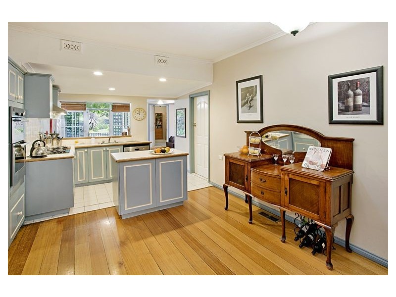 6 Montpellier Road, Burwood VIC 3125