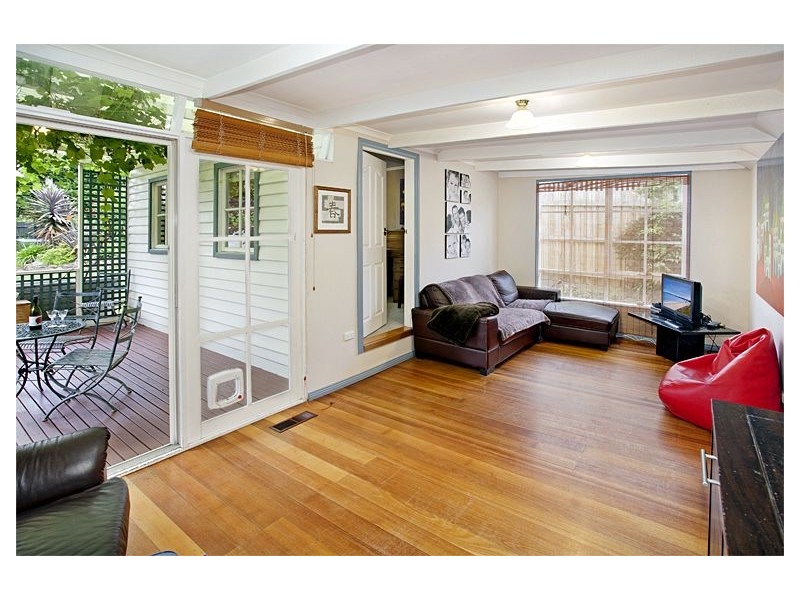 6 Montpellier Road, Burwood VIC 3125