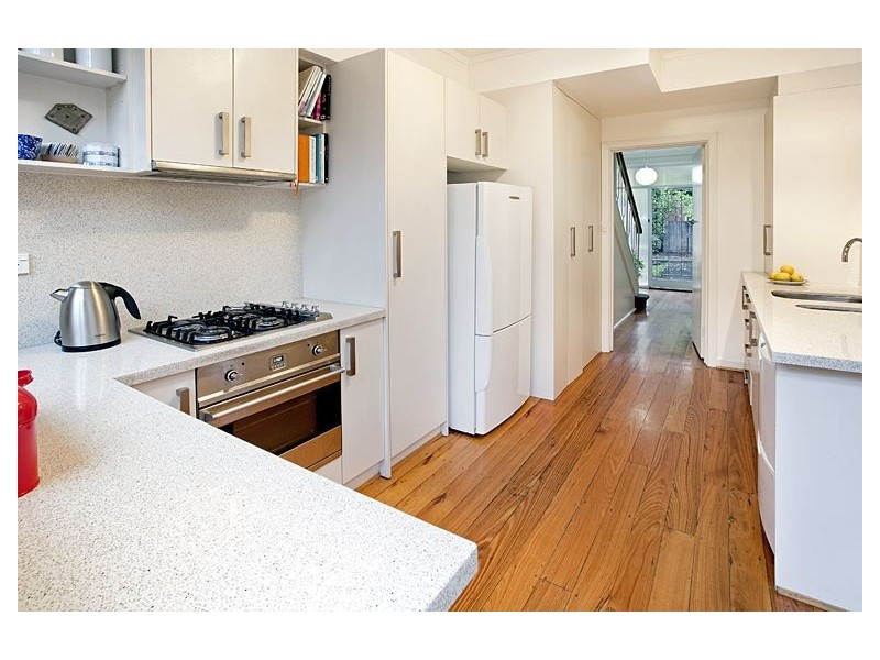 2/17 Mercer Road, Armadale VIC 3143