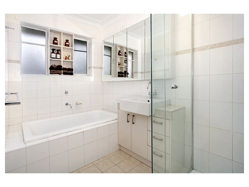 2/17 Mercer Road, Armadale VIC 3143