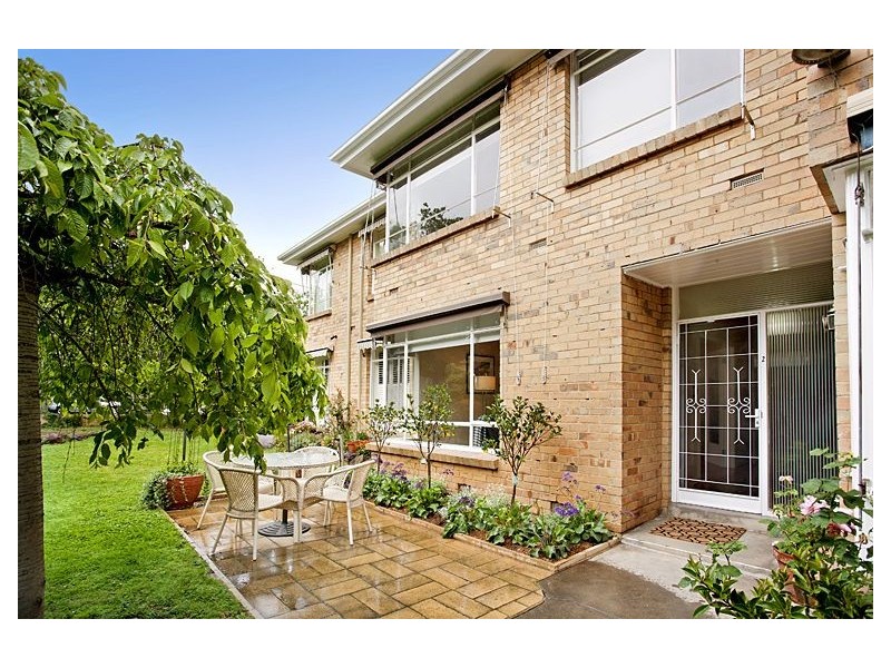 2/17 Mercer Road, Armadale VIC 3143