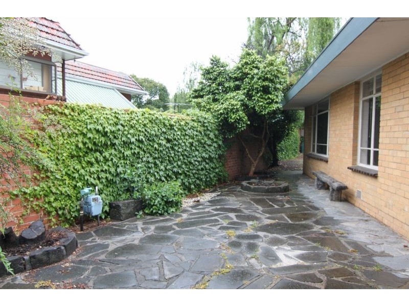 18 Valency Road, Glen Iris VIC 3146