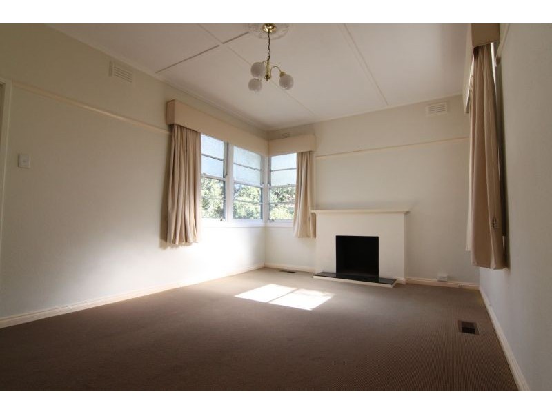 44 Warner Ave, Ashburton VIC 3147
