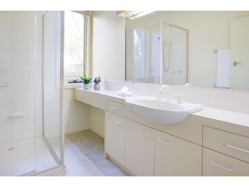 8 Sunhill Road, Glen Iris VIC 3146