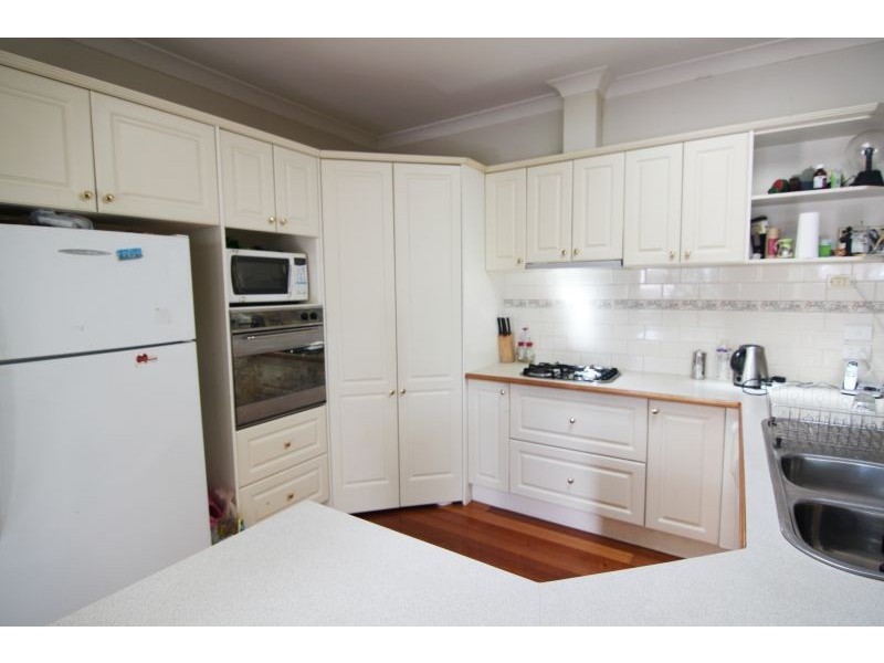 11b Coomleigh Ave, Glen Waverley VIC 3150