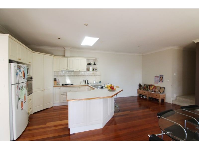 11b Coomleigh Ave, Glen Waverley VIC 3150