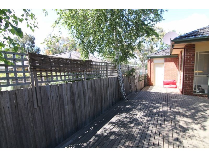 11b Coomleigh Ave, Glen Waverley VIC 3150