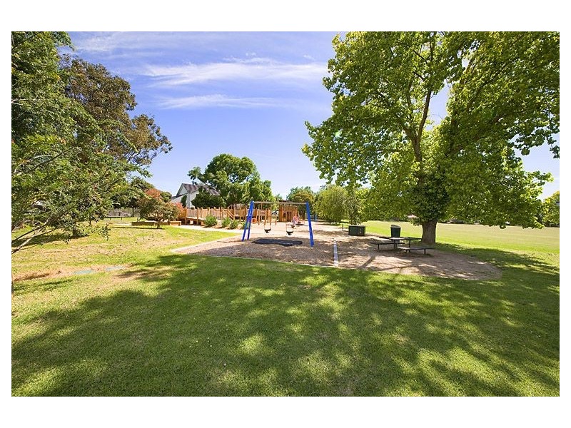 69 Munro Avenue, Ashburton VIC 3147