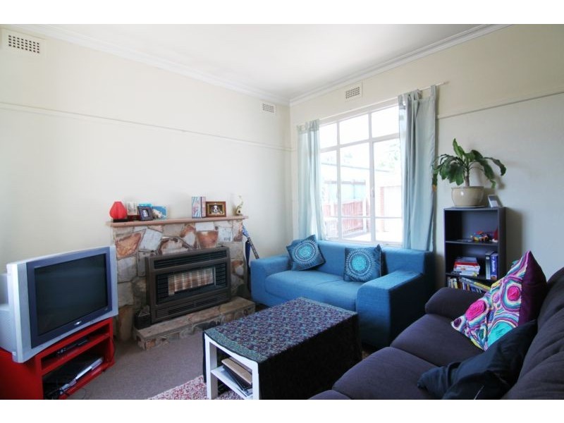 12 Railway Avenue, Ashwood VIC 3147