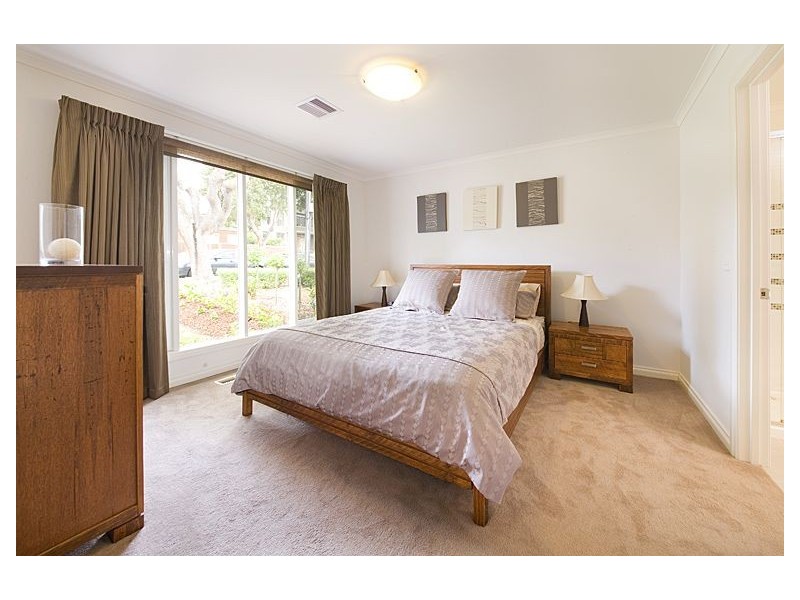 2D Grandview Avenue, Glen Iris VIC 3146