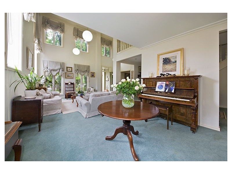 8 Nairn Street, Ashburton VIC 3147