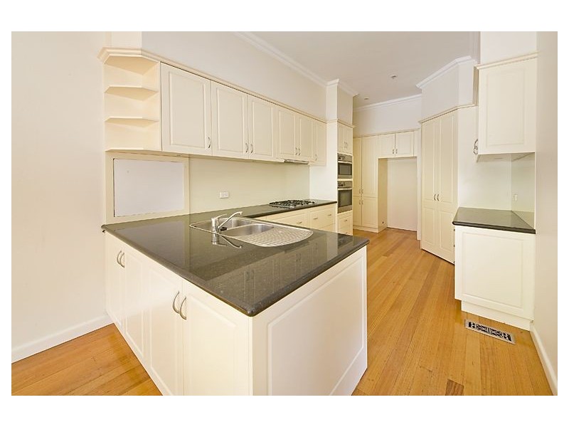 27 Towerhill Road, Glen Iris VIC 3146