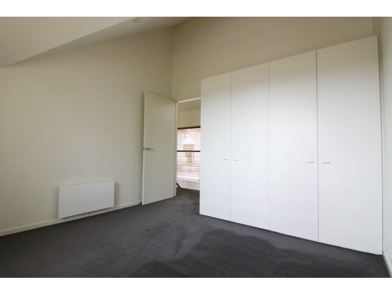 2B Golden Quadrant, Glen Iris VIC 3146
