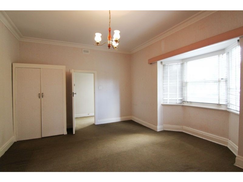 6 Young St, Glen Iris VIC 3146