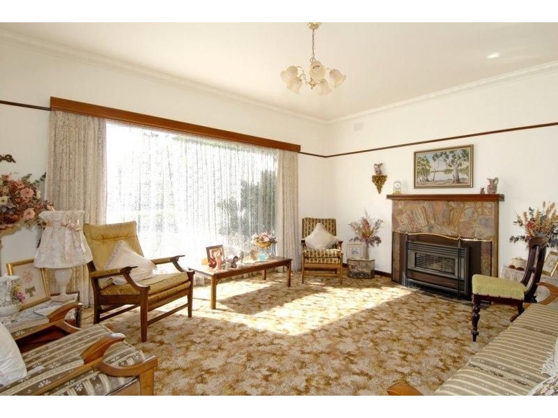 8 Weafgreen Crt, Camberwell VIC 3124