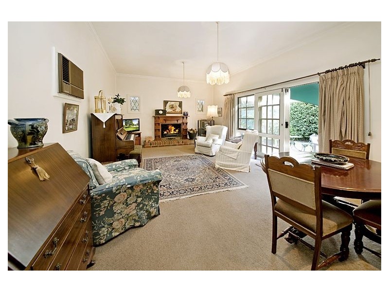 10 Mont Iris Avenue, Glen Iris VIC 3146