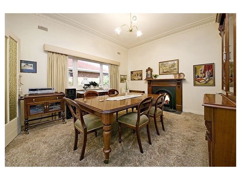 10 Mont Iris Avenue, Glen Iris VIC 3146