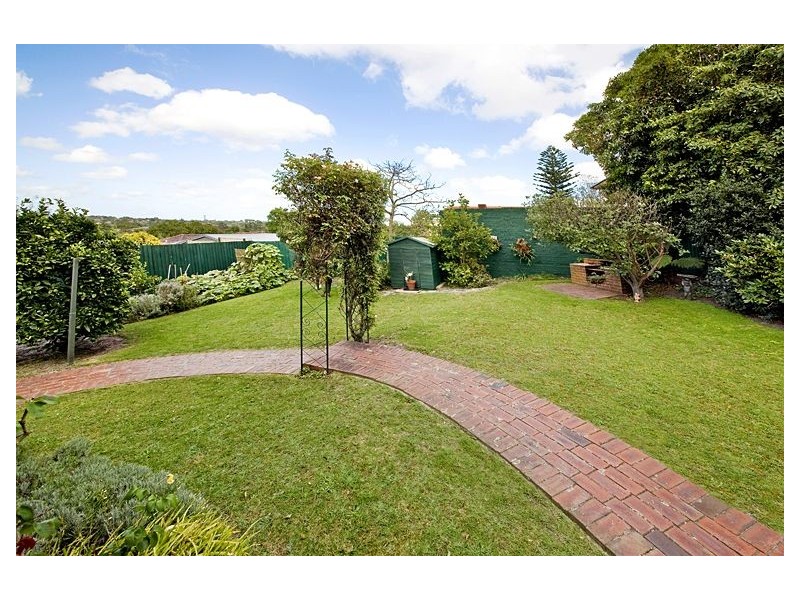 10 Mont Iris Avenue, Glen Iris VIC 3146
