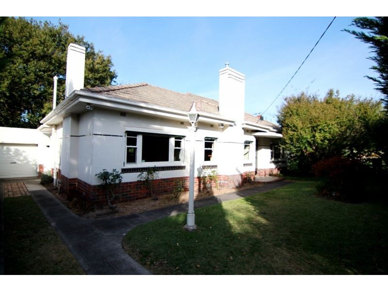 23 Cairnes Crescent, Malvern East VIC 3145